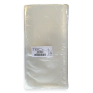 In Plastikfolie eingeschweißter Vakuumbeutel mit weißem Etikett, das die Größe 200 x 400 mm angibt